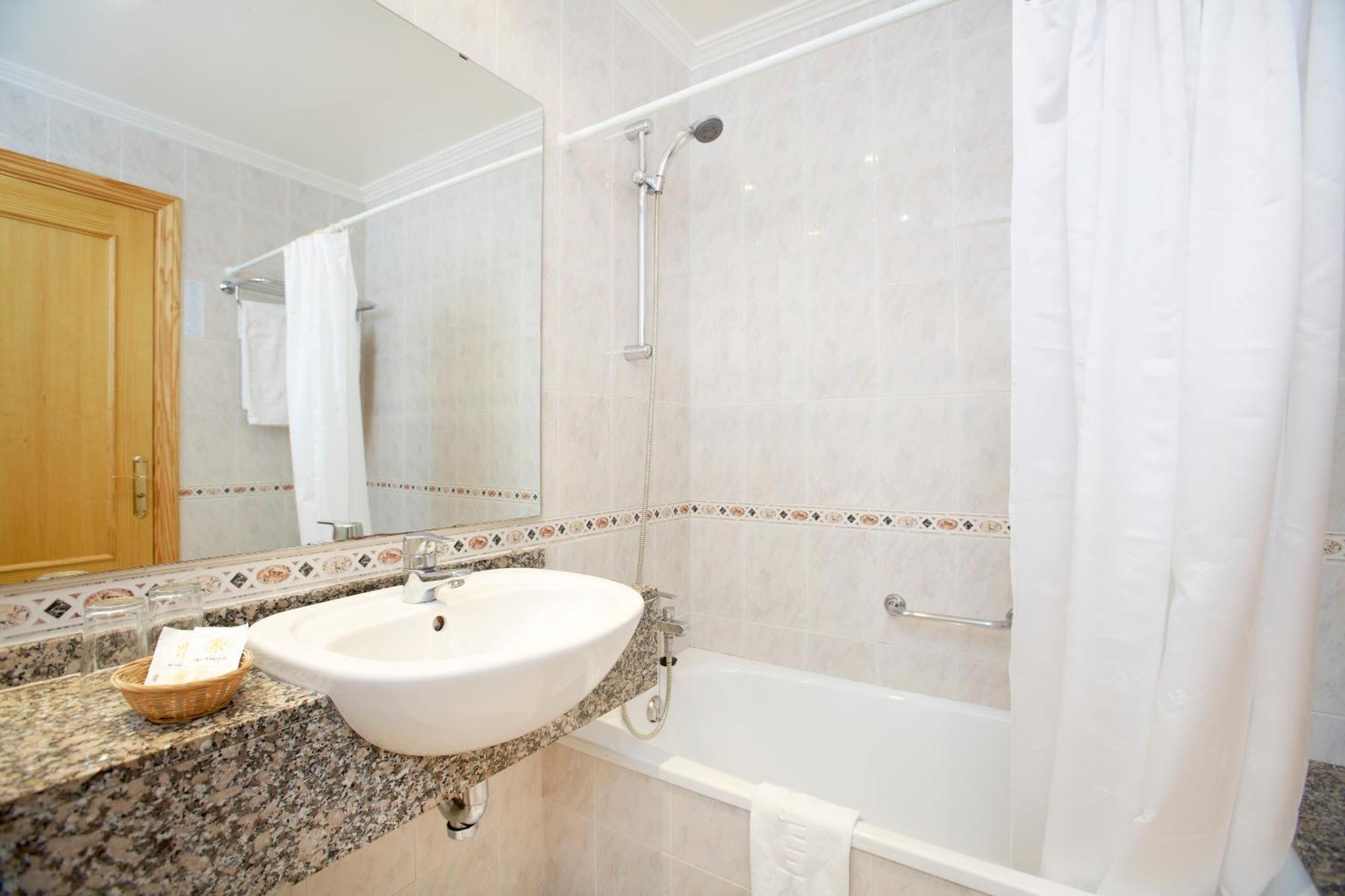 Universal Hotel Laguna Canyamel  Zewnętrze zdjęcie